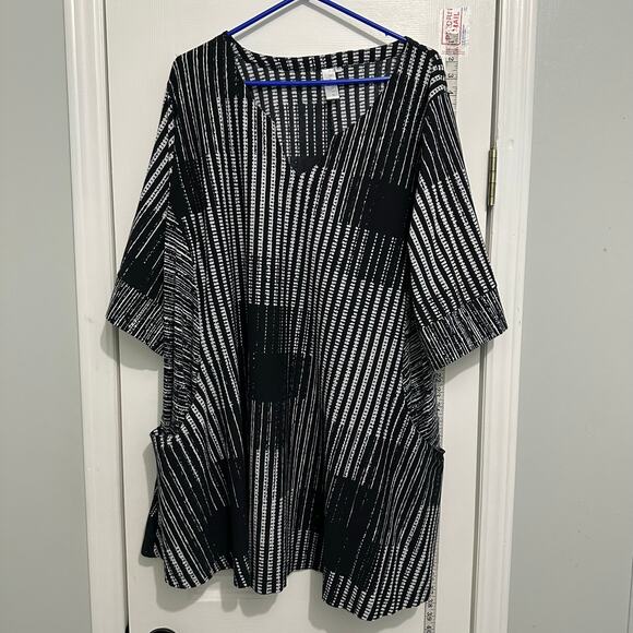 Flutter, Kiki, boutique, oversize printed tunic pockets, plus size 2X - Picture 1 of 10